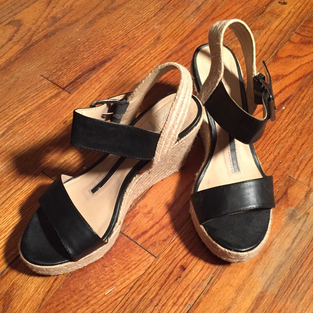 New Direction “Rachel” Black and Straw wedge